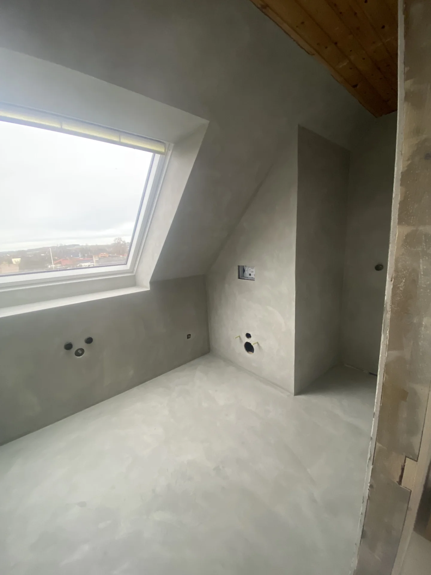 Fugefri microcement i farven Stengrå i Hadsten