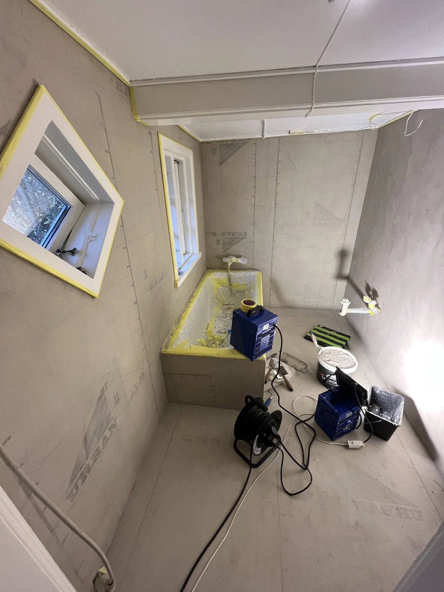 Microcement opbygning i gang på projekt ved Aarhus