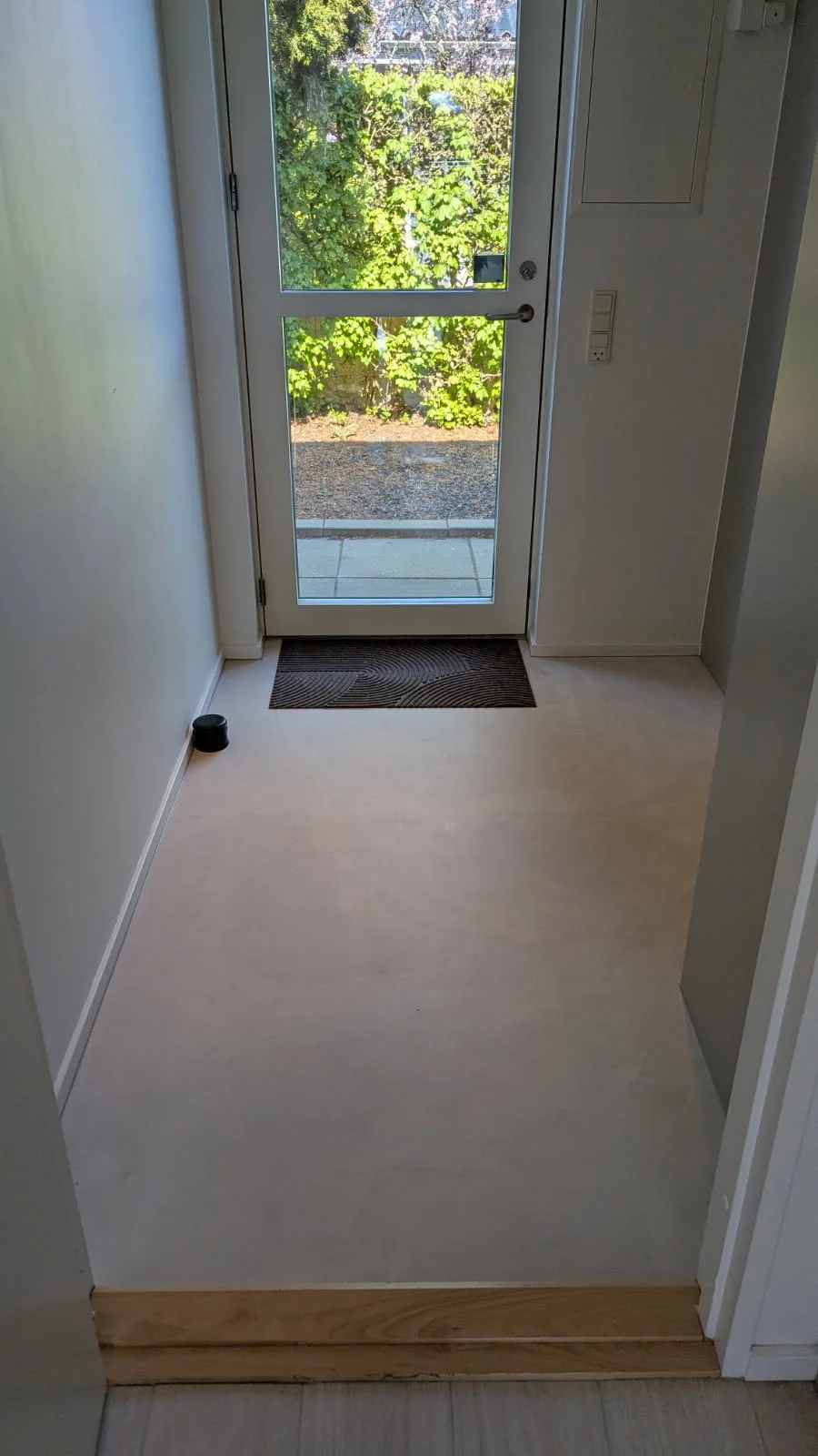 Fugefri microcement gulv i Randers